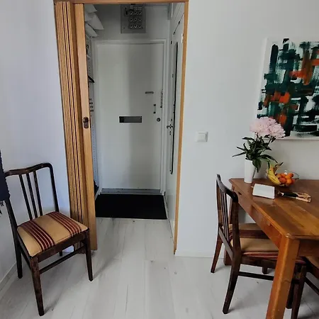 Unique Wood House Apartment, Free Parking アパート トゥルク